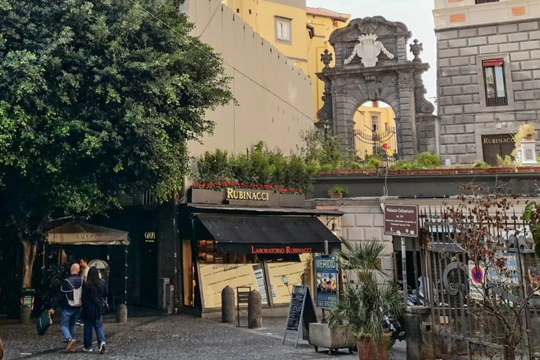Addio a Mariano Rubinacci, portò la sartoria napoletana nel mondo