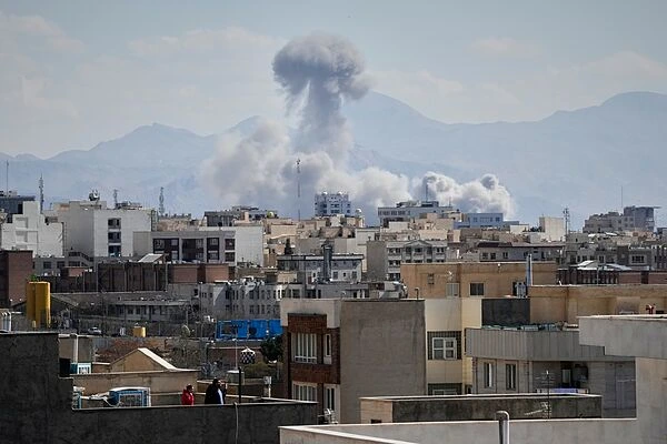 Última hora de la Guerra en Irán, hoy en directo | Sánchez resume su postura sobre Irán en "No a la guerra" e ignora las amenazas de embargo comercial de Trump