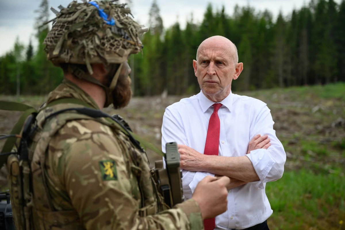 GPS signals of RAF jet carrying defence secretary ‘jammed by Russia’