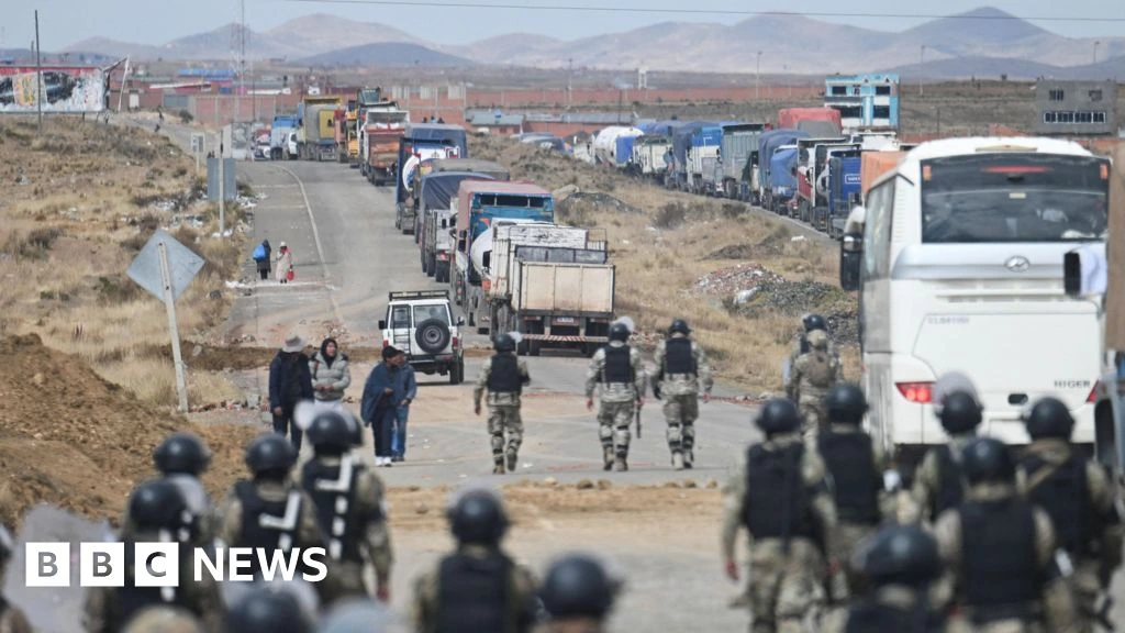 Bolivian minister's convoy ambushed while overseeing roadblock clearance