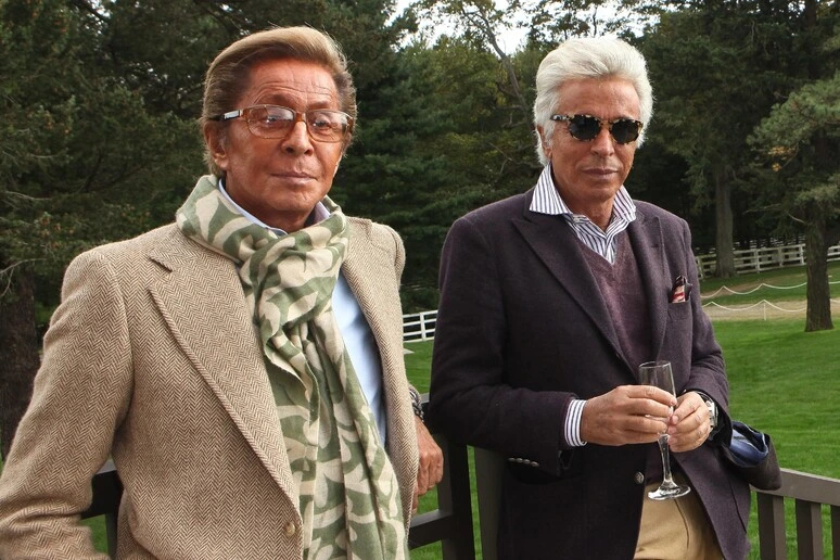 Giancarlo Giammetti rende omaggio a Valentino, '...forever...'