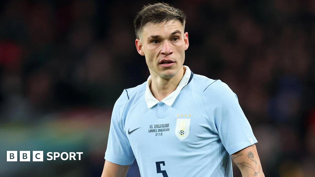 Uruguay pick Man Utd's Ugarte but Suarez left out