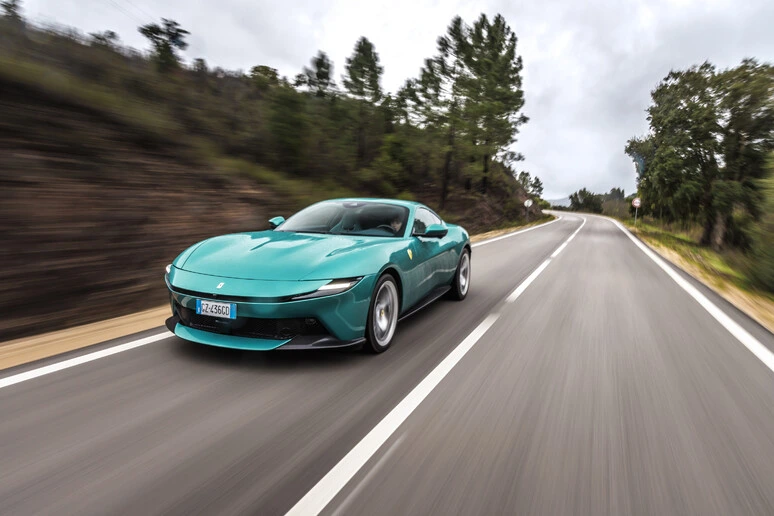 Ferrari Amalfi, la prova della berlinetta 2+ da 640 CV erede della Roma