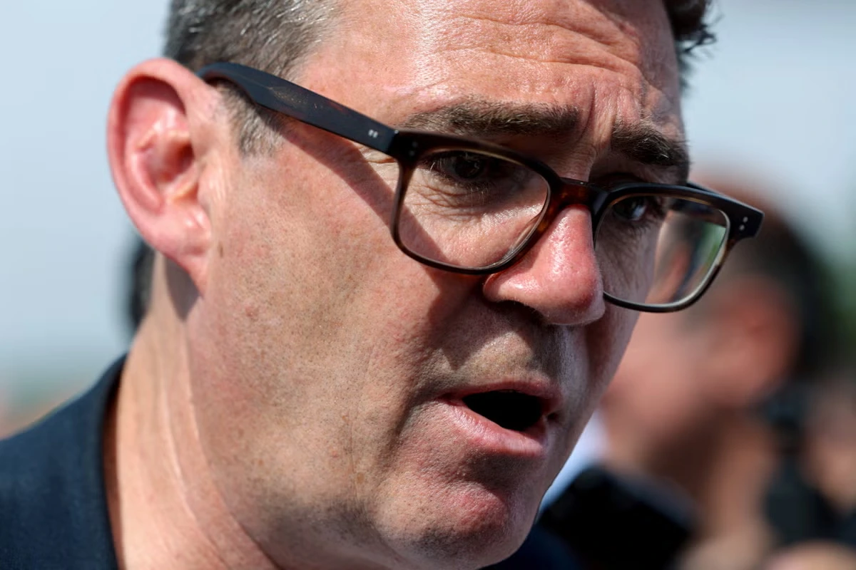 Burnham ‘seeks advice’ from Starmer’s former chief of staff Sue Gray for potential government