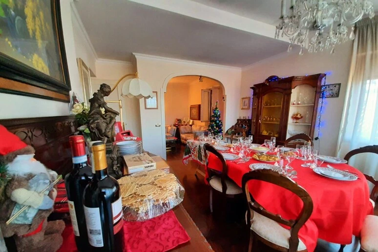 Come trattare gli avanzi della cena di Natale: in frigorifero non più di 3 giorni