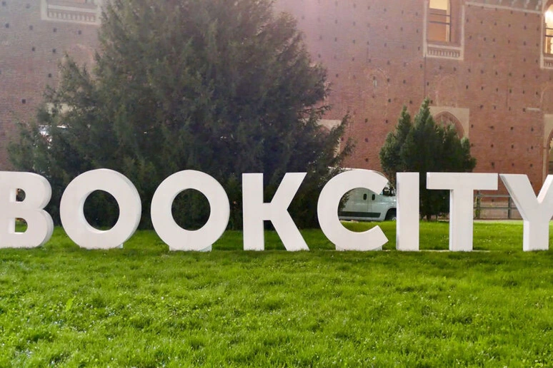 BookCity Milano 2026, il tema sarà "Il senno sulla Luna"