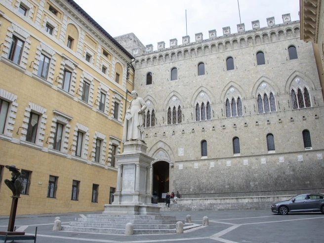 Mps accelera su Mediobanca, a giugno il cda sulla fusione