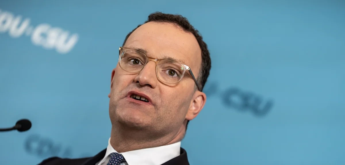 Spahn stellt geplante Bafög‑Erhöhung infrage