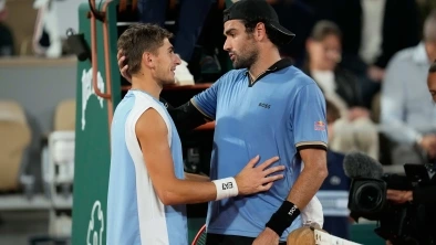 Berrettini-Arnaldi, i quarti del Roland Garros: 5-7, 2-5 | Il romano si ritira per infortunio, il ligure è in semifinale contro Cobolli