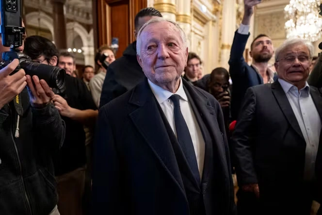 Sous pression après l’affaire d’abus sexuel non dénoncée, Jean-Michel Aulas se retire de la gouvernance de son groupe municipal à Lyon
