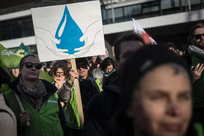 A Rennes, plusieurs milliers de personnes manifestent pour la défense de l’eau, cible, selon eux, du lobbying agricole