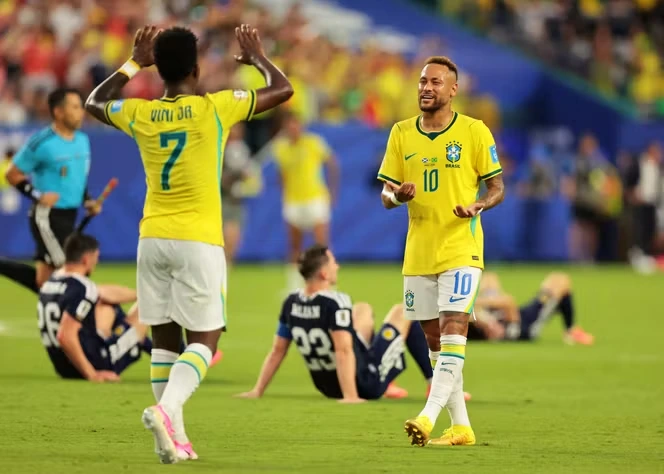 « Neymar, les larmes aux yeux, fait un retour émouvant » dans une équipe du Brésil qui ne lui appartient plus, constate la presse internationale