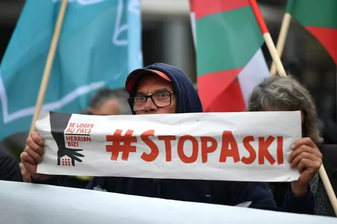 Logement : au Pays basque, l’association Alda proteste après un refus d’agrément préfectoral pour « trouble à l’ordre public »