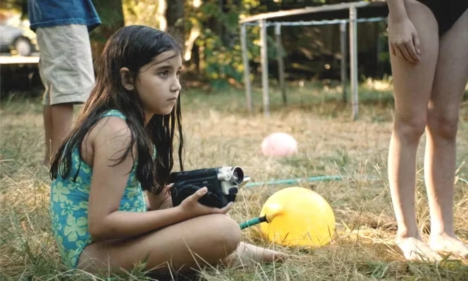 Les films à l’affiche : « Blue Heron », « La Bataille de Gaulle : j’écris ton nom », « Eega, la mouche vengeresse », « Les Caprices de l’enfant roi »…