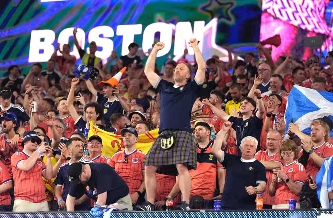 « 28 ans qu’on attendait ce moment ! » : les supporteurs écossais présents en masse à la Coupe du monde de football