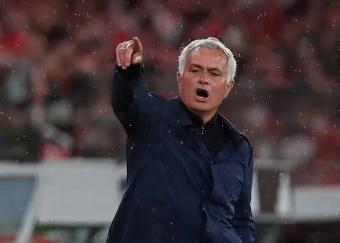 José Mourinho officiellement nommé entraîneur du Real Madrid