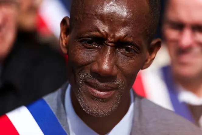 « Droit » à siffler la Marseillaise : une « analyse » et non « une incitation », se défend le maire LFI de Saint-Denis, Bally Bagayoko