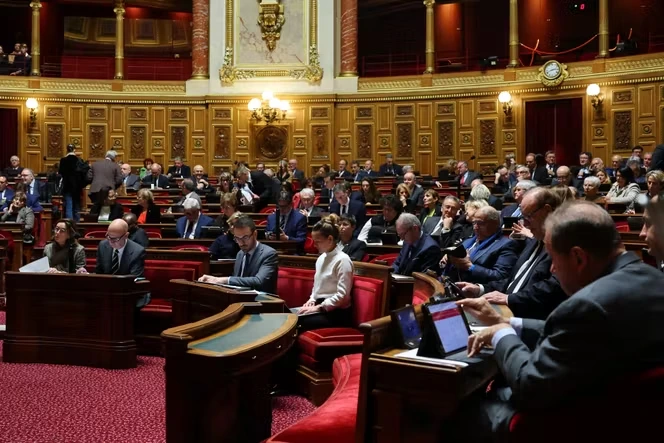 Crise chez Grasset : le Sénat s’oppose à l’instauration d’une « clause de conscience » dans l’édition
