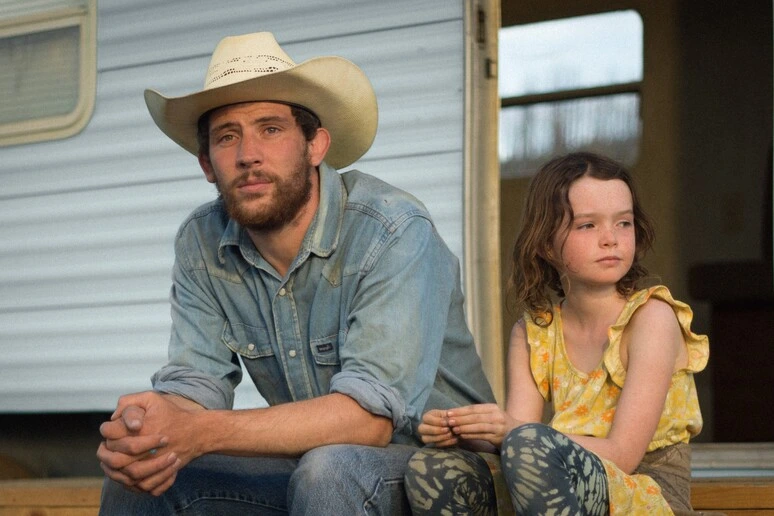 Josh O'Connor, cowboy triste e gentile in 'Rebuilding'