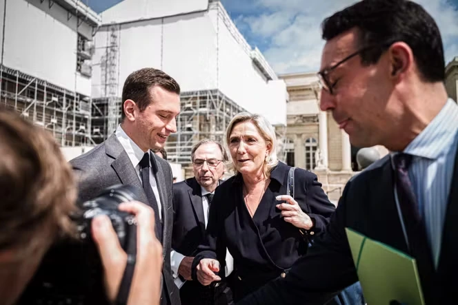 En s’affranchissant sur les retraites, Jordan Bardella suscite l’incompréhension au RN