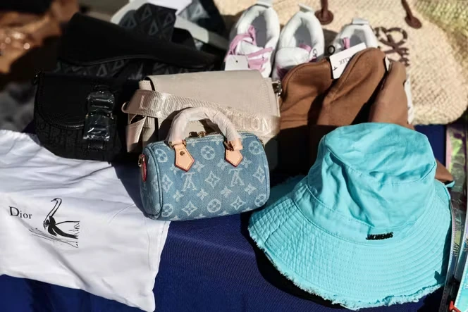 A Marseille, le marché du Soleil, haut lieu de la contrefaçon, devant la justice