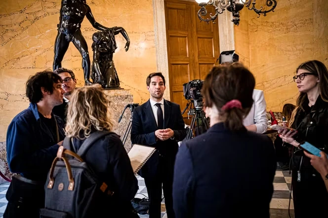 Thomas Ménagé, porte-parole du groupe RN à l’Assemblée nationale, est l’invité de « Questions politiques »