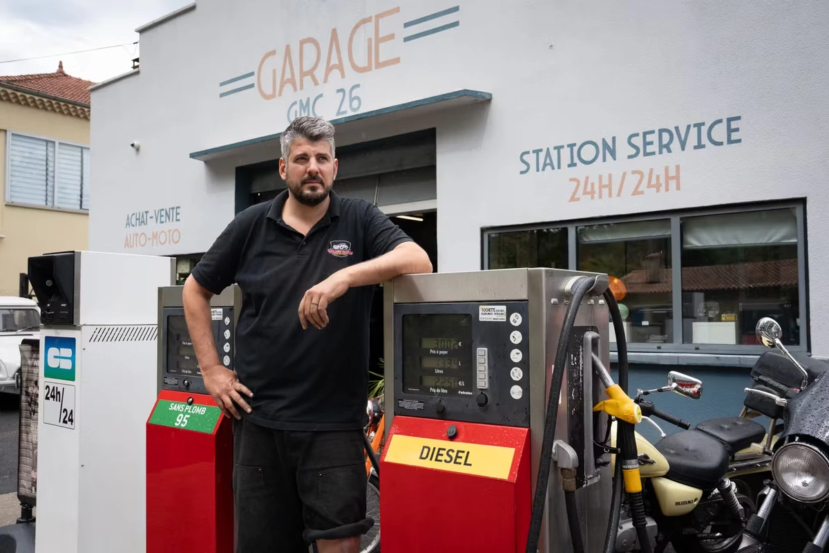 Malgré la flambée des prix des carburants, le village de Bourdeaux, dans la Drôme, tient à sa station-service : « On l’aurait pas, on ferait quoi ? »