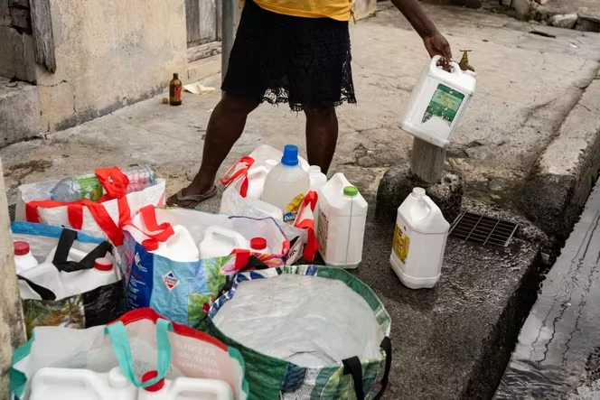 Guadeloupe : les élus réunis en congrès demandent à l’Etat de prendre en charge la refonte du réseau d’eau