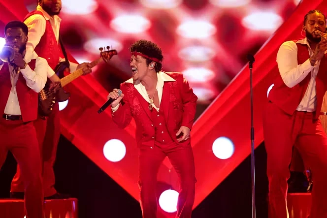 Bruno Mars, funk et romantique au Stade de France