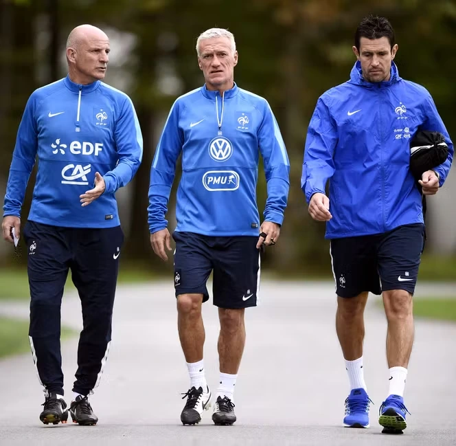 Coupe du monde 2026 : autour de Didier Deschamps et Guy Stéphan, la stratégie du staff restreint en équipe de France