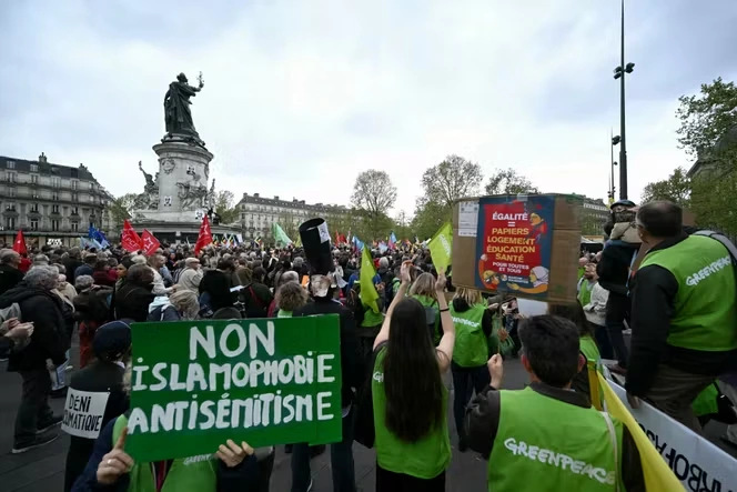 La tolérance des Français ne faiblit pas, mais le racisme et l’antisémitisme restent profondément enracinés, selon la CNCDH
