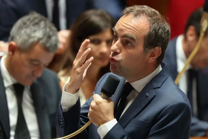Mort de Lyhanna : une « loi intégrale » examinée au Parlement en septembre, annonce Sébastien Lecornu