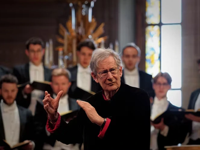 Sir John Eliot Gardiner enlumine la musique de Bach à la Chapelle-Royale de Versailles
