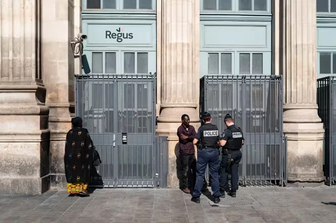 Les amendes à répétition reçues par les jeunes hommes noirs et arabes en France ont de lourdes conséquences, selon un rapport : relégation sociale, surendettement, anxiété…