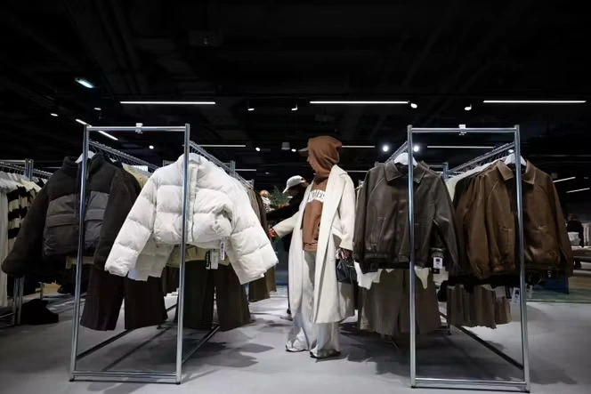 La France adopte une timide législation pour lutter contre la fast-fashion