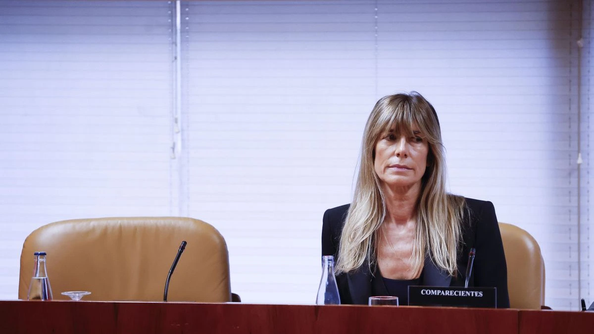 Peinado envía a juicio a Begoña Gómez, le retira el pasaporte y le obliga a ir periódicamente al juzgado
