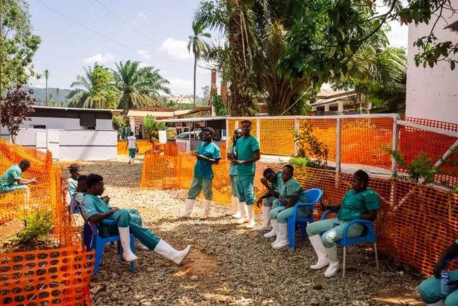Ebola : Air France suspend ses vols entre Paris et Kinshasa après un premier cas de contamination identifié sur la ligne
