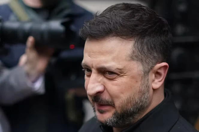 Volodymyr Zelensky, un président toujours légitime, malgré les scandales