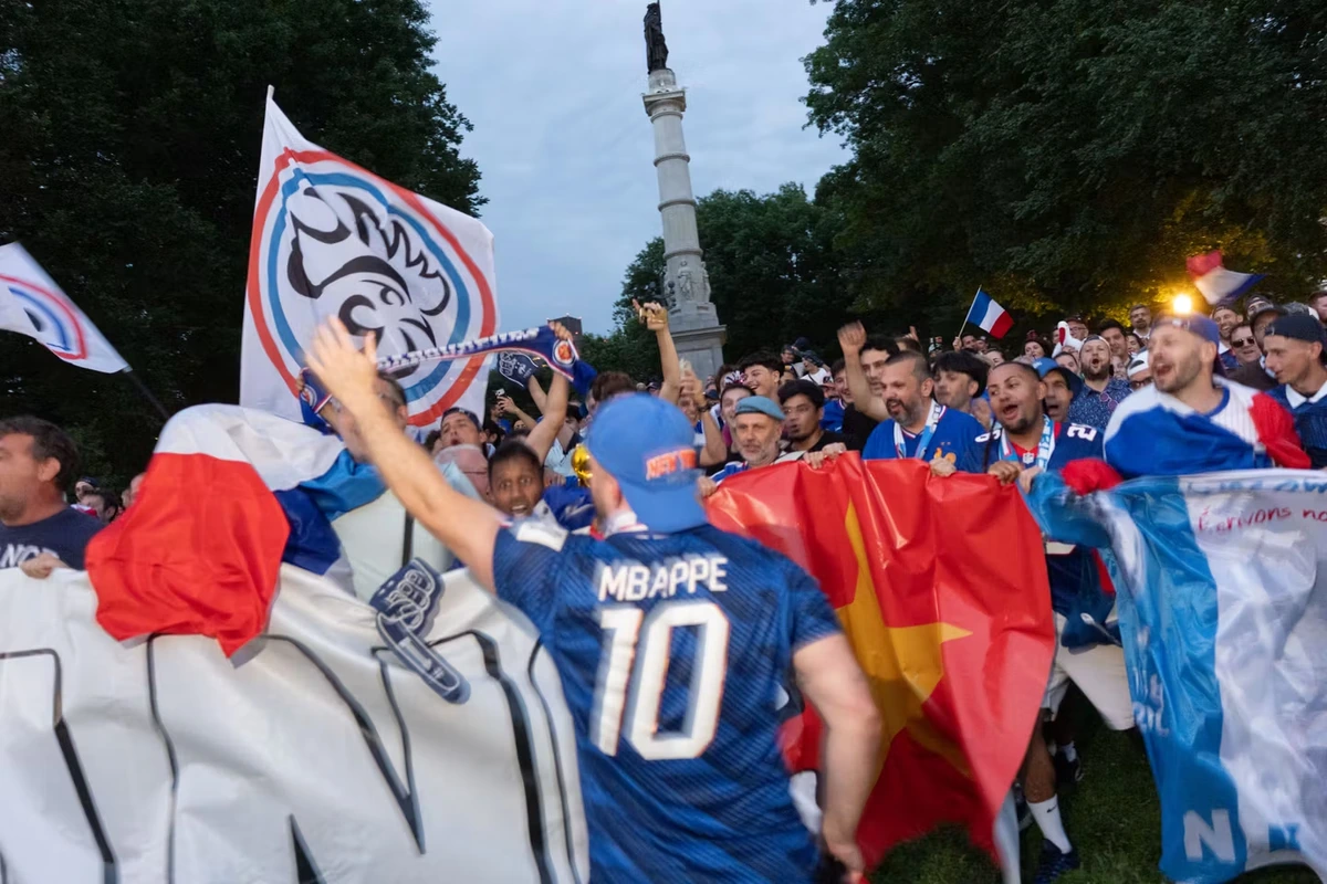« Tant pis pour le livret A… » : ces supporteurs qui dépensent sans compter pour suivre l’équipe de France à la Coupe du monde 2026