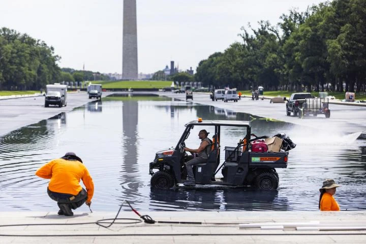 Por qué la piscina reflectante del Monumento a Lincoln se ha teñido de verde tras su reforma: un experto en piscinas explica por qué es más complicado de lo que parece