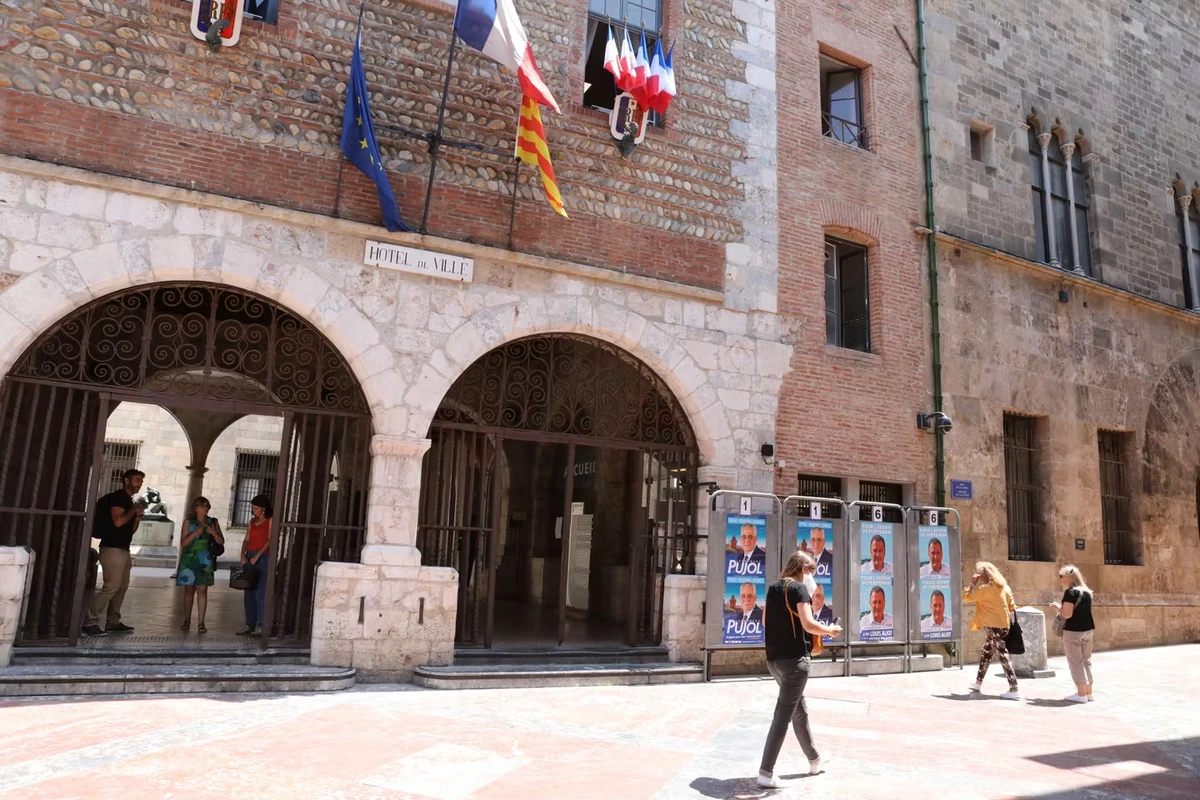 A Perpignan, l’employé municipal qui arborait un tatouage nazi a été licencié