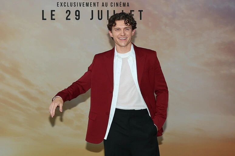 Due supereroi al bar, Spider-Man incontra Lionel Messi nell'ultimo spot Sony-Marvel
