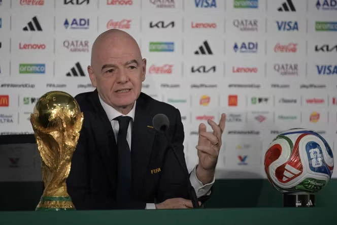 Coupe du monde 2026 : avant le coup d’envoi, Gianni Infantino slalome entre les polémiques