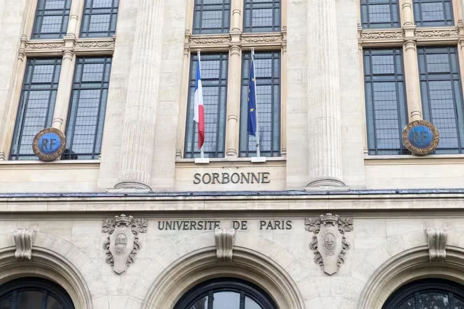 Universités : un rapport préconise de quintupler les frais d’inscription, à 900 euros pour une licence et 1 300 euros pour un master