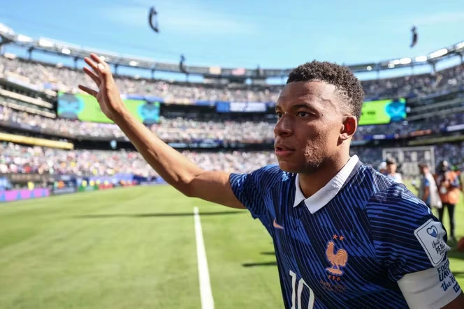 Coupe du monde 2026 : avec son doublé contre le Sénégal, Kylian Mbappé bat de nouveaux records et marque les esprits d’entrée de jeu