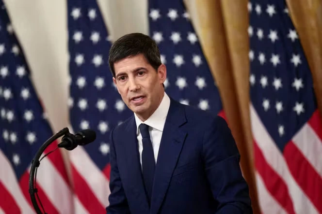 A la Fed, premier dilemme pour Kevin Warsh : baisser les taux pour contenter Donald Trump, ou les relever pour tenter de contenir l’inflation