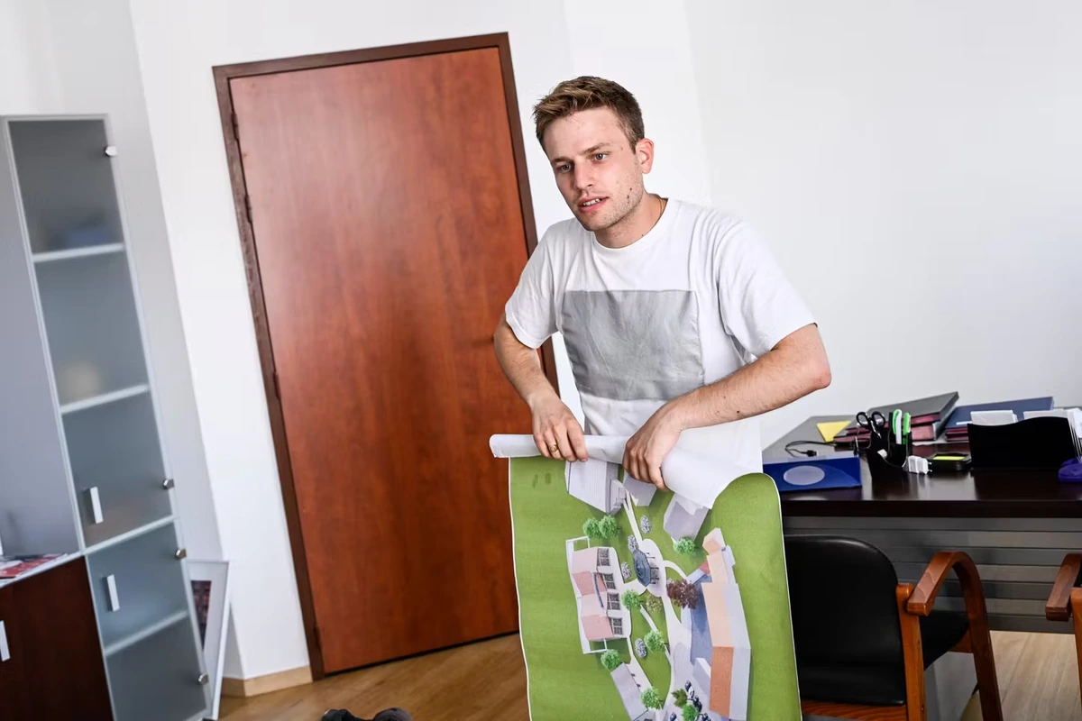 Face à la canicule, Léo Prassel, un jeune maire en première ligne : « Je suis moins inquiet de demain que des dix ou vingt prochaines années »