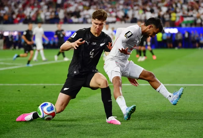Les Néo-Zélandais Jenny et Tyler Bindon offrent à la Coupe du monde le premier duo mère-fils de son histoire
