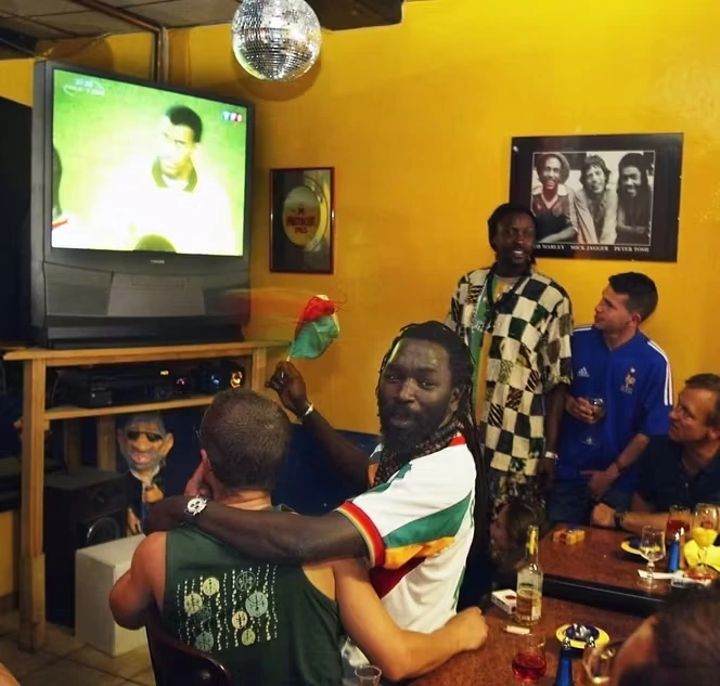 Coupe du monde 2026 : avant France-Sénégal, récit d’une nuit de mai 2002 où les « Lions de la Teranga ont mangé le Coq français »
