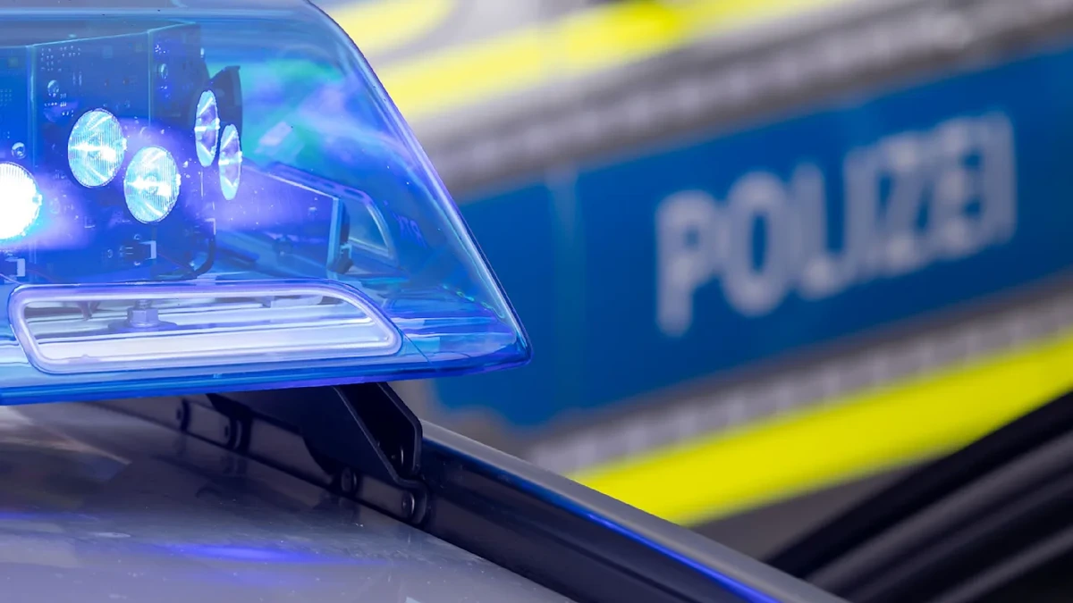 Lebensgefahr: Mann (67) sticht seine Lebensgefährtin nieder